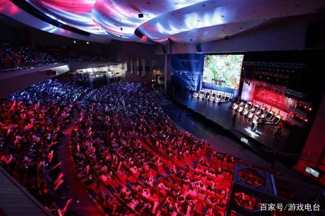 格兰足球超 格兰足球超