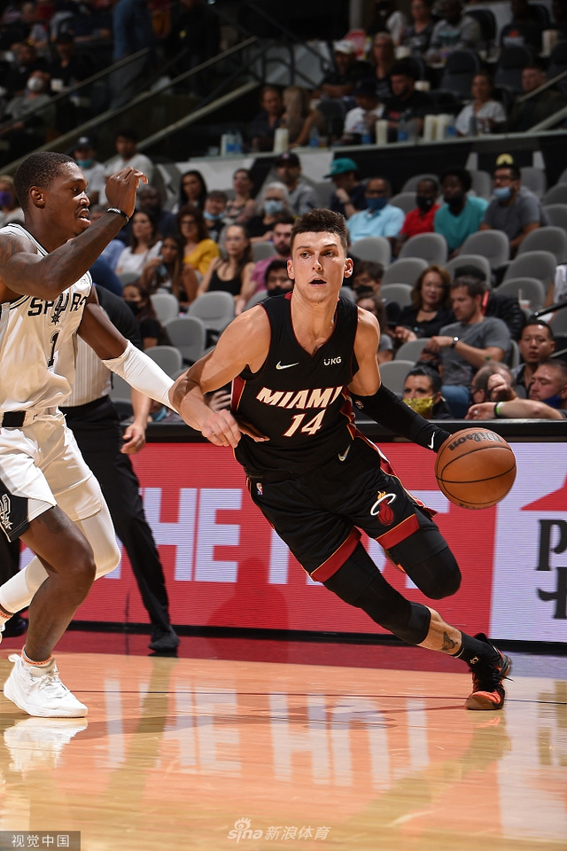 传球路线还 传球路线还